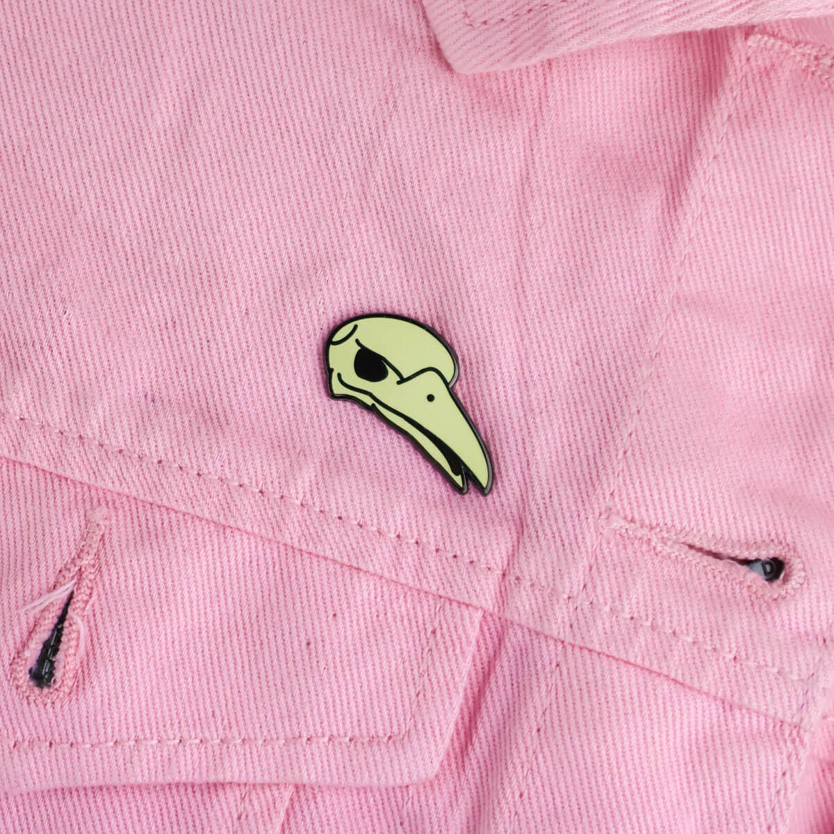 CROW SKULL ENAMEL PIN