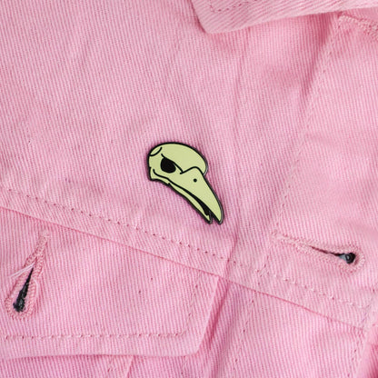 CROW SKULL ENAMEL PIN