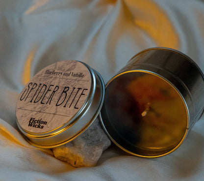 Spider Bite | superhero inspired | Vanilla and blueberry: 150g candle