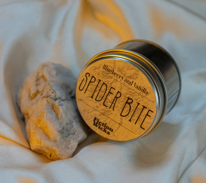 Spider Bite | superhero inspired | Vanilla and blueberry: 150g candle